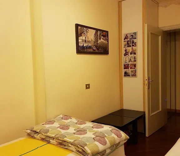 Via Del Carro * بولونيا